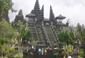 pura besakih karangasem bali